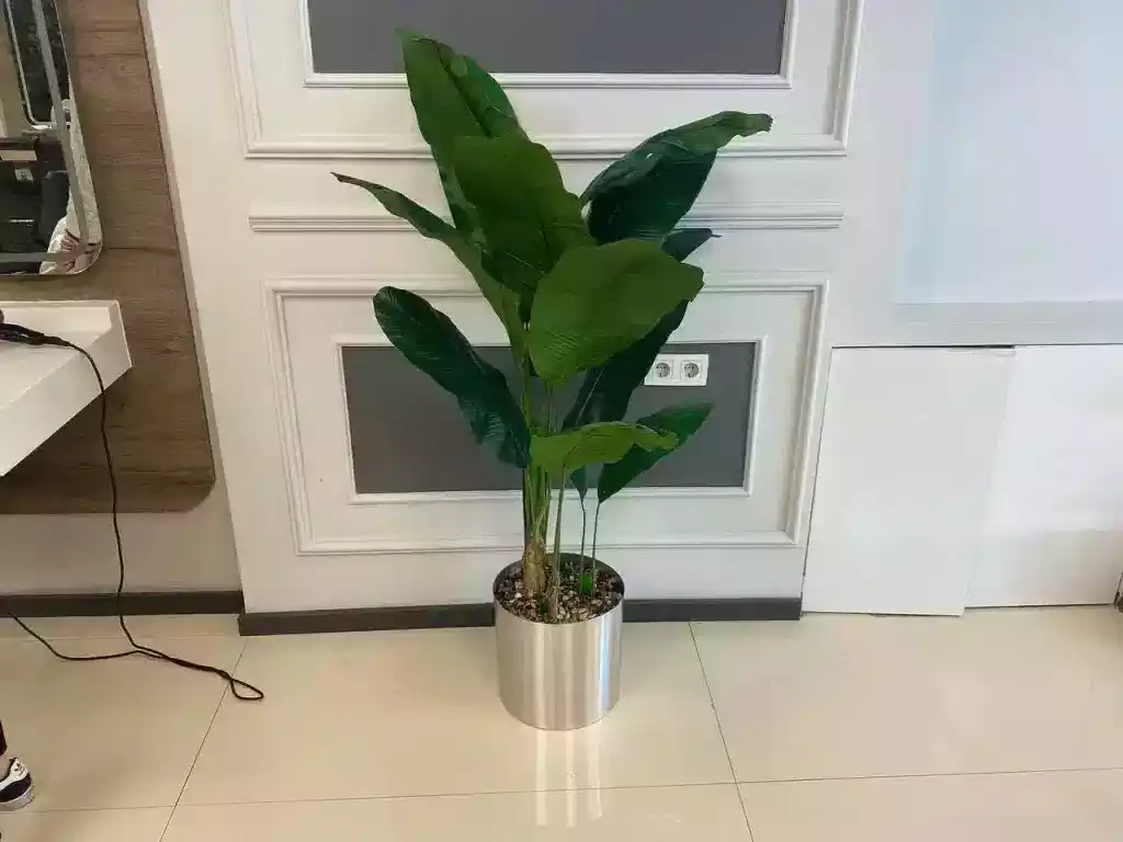 Dikey Dekor - Buyuk Yapay Agac Dikey Dekor Uygulama Gorsel