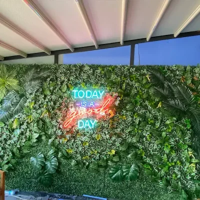 Yapay Dikey Bahçe Akbatı Dilek Pastanesi