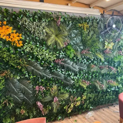 Yapay Dikey Bahçe Pukka Cafe